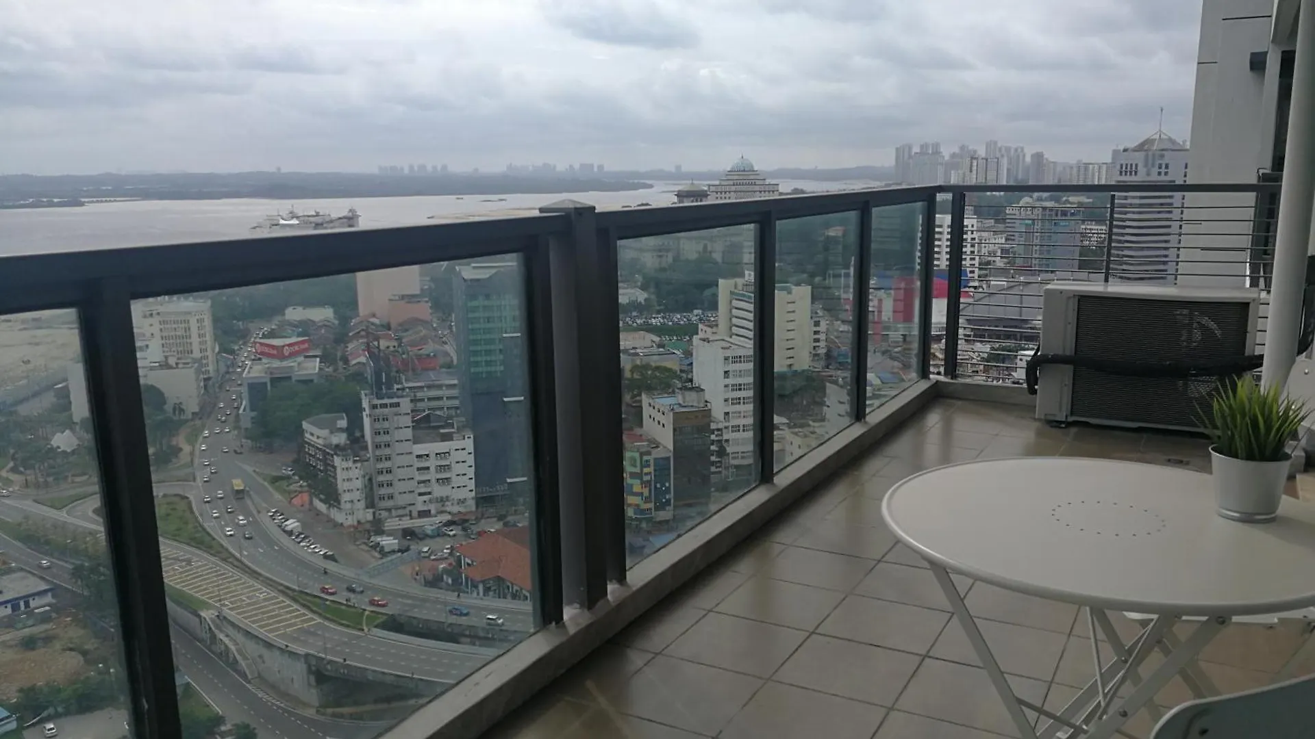 Jb City Ciq-R&F Shopping Mall Apartment Johor Bahru